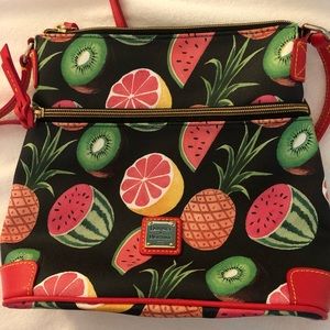 Dooney & Bourke summer purse